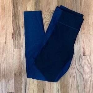 Outdoor Voices Two-tone 7/8 leggings